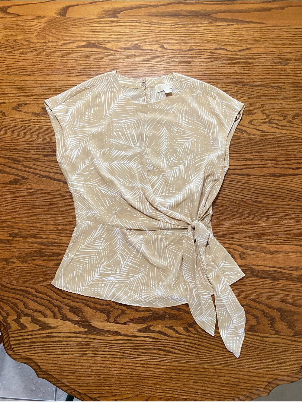NWOT Michael Kors Top Sz XS Palm Leaf Pattern Sleeveless Wrap Peplum Tie-Front